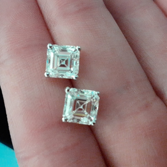 ASSCHER CUT MOISSANITE STUDS NWOT reposhing - Picture 4 of 7